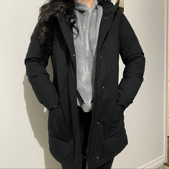 Aritzia Community Winter Coat - Picture 7 of 9